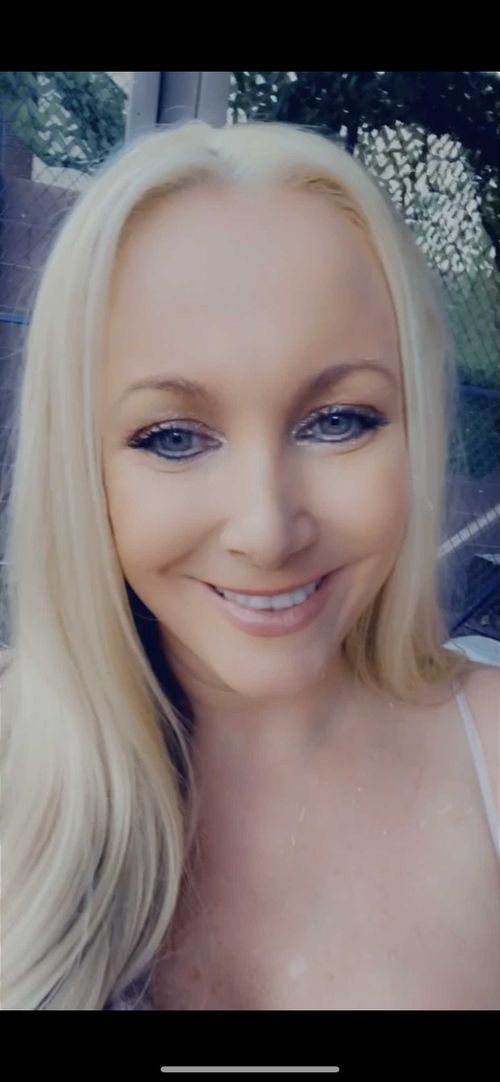 The Famous Mommy OnlyFans Account - thefamousmommy2
