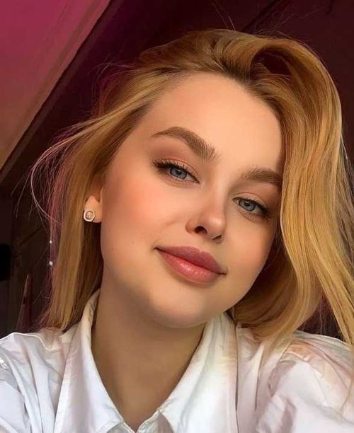 Anna Lee OnlyFans Account anna mira