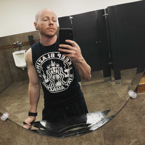 Logan Knight OnlyFans Account - loganknight09